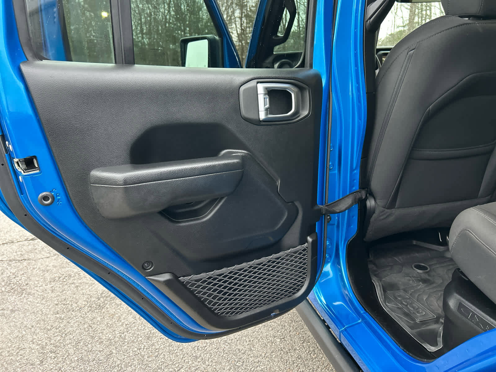 Certified 2023 Jeep Wrangler Unlimited w/ Cold Weather Group image 31