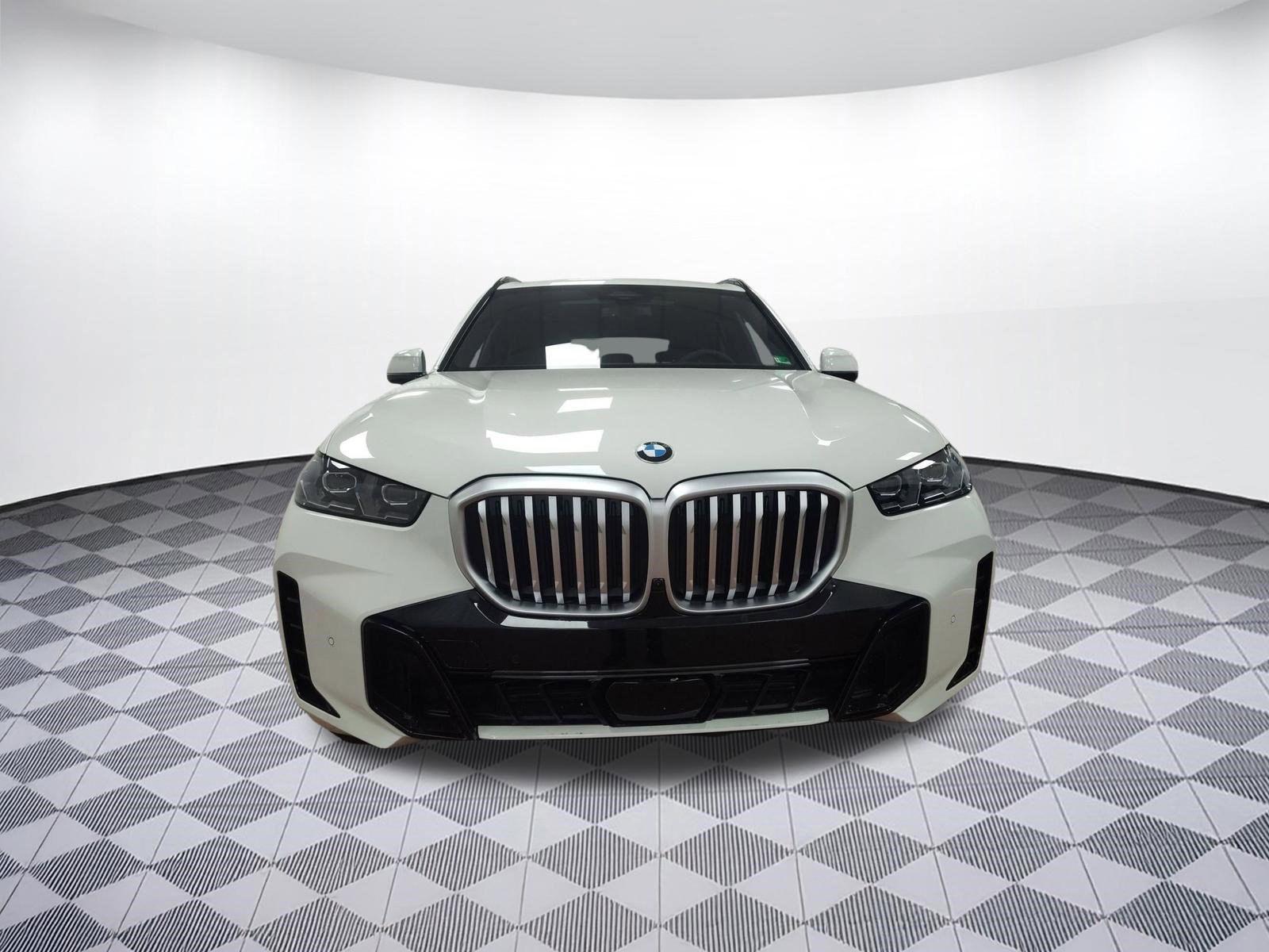 Used 2026 BMW X5 xDrive40i w/ M Sport Package image 5