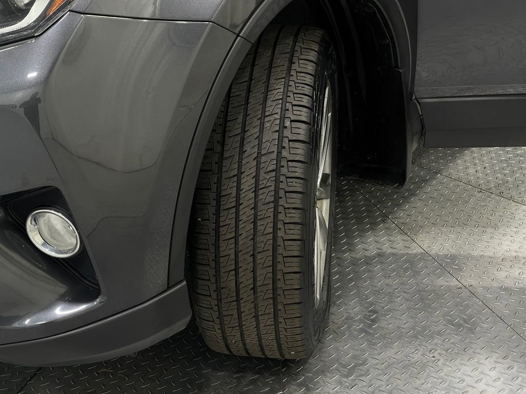 Used 2017 Toyota RAV4 Limited image 35