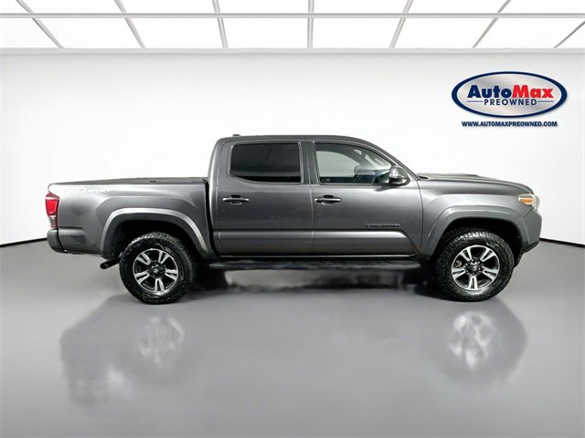 Used 2018 Toyota Tacoma TRD Sport image 9