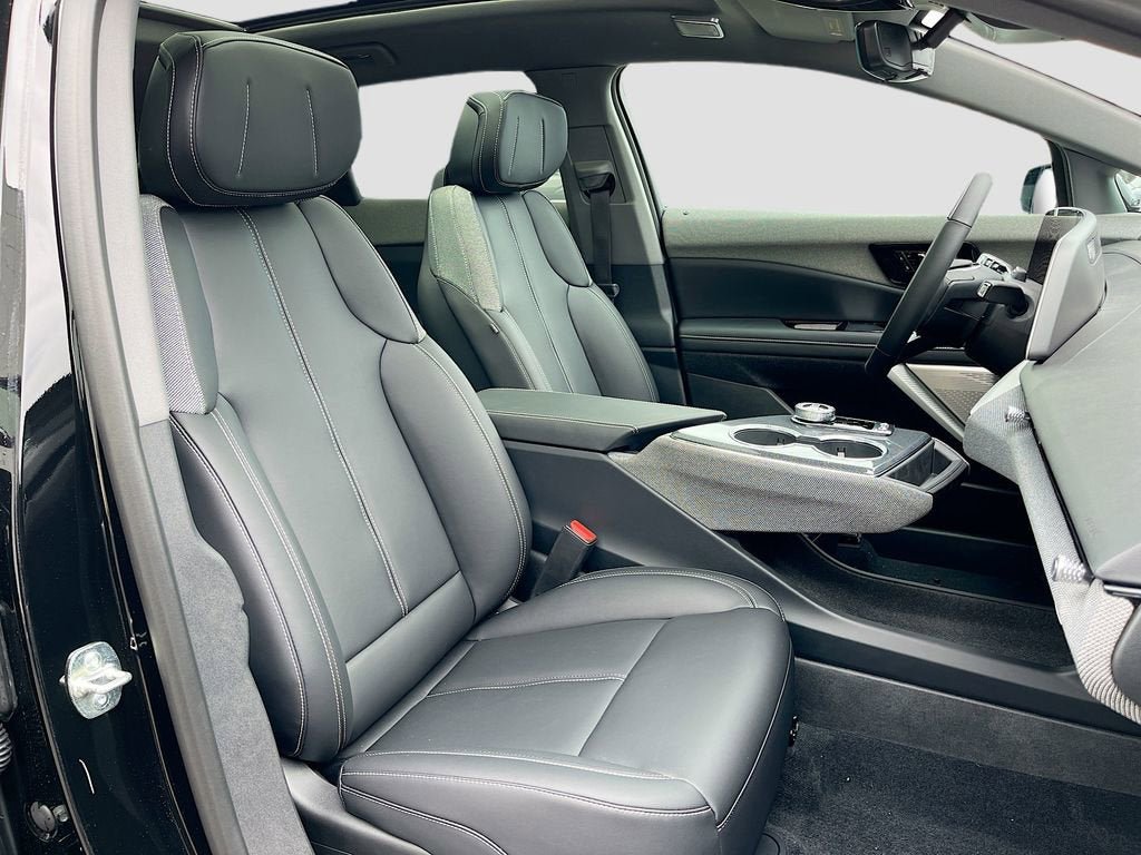 New 2026 Cadillac Optiq Sport 1 w/ LPO, Floor Liner Package AWD/4WD image 34