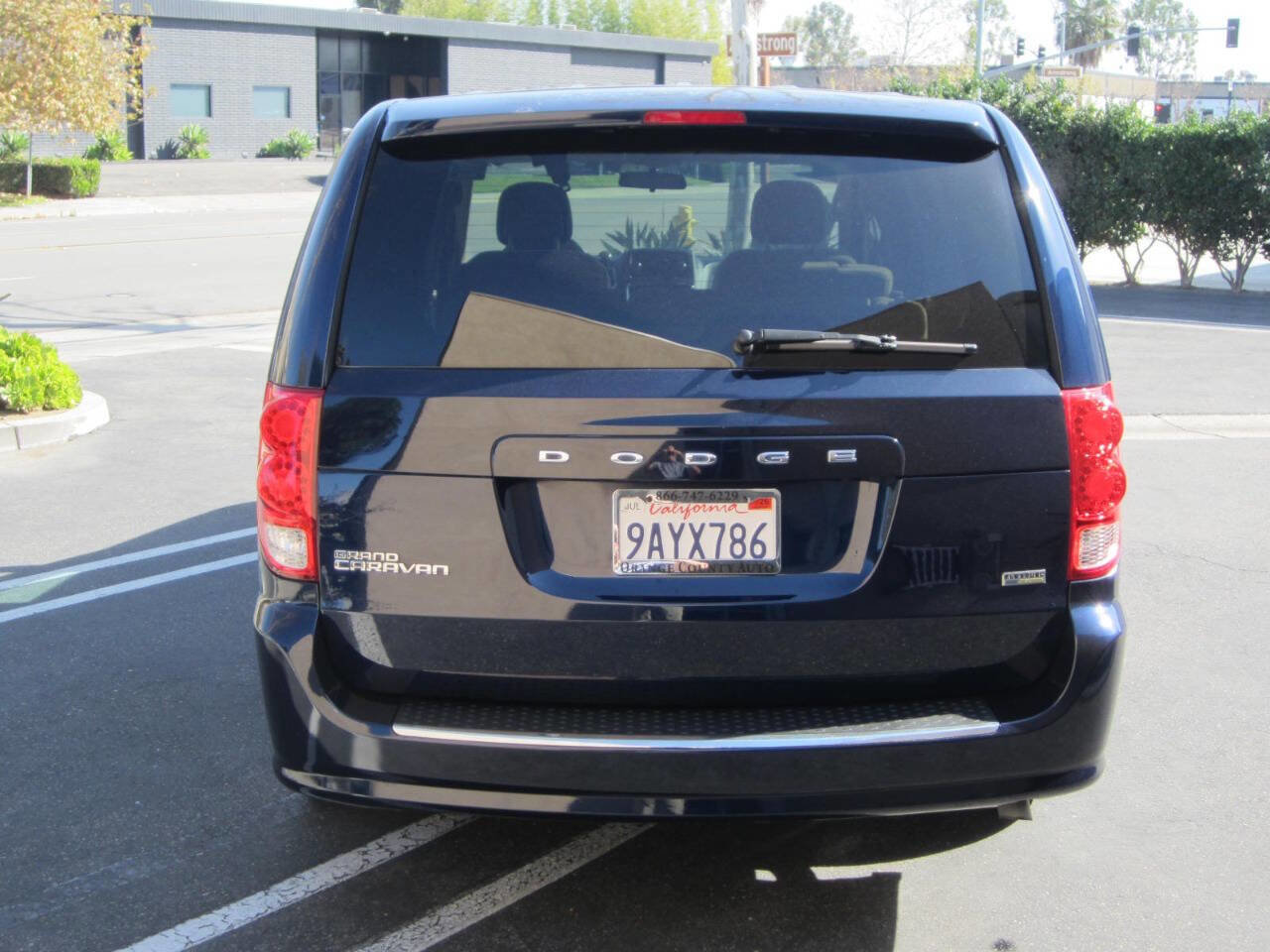 Used 2013 Dodge Grand Caravan SE image 4