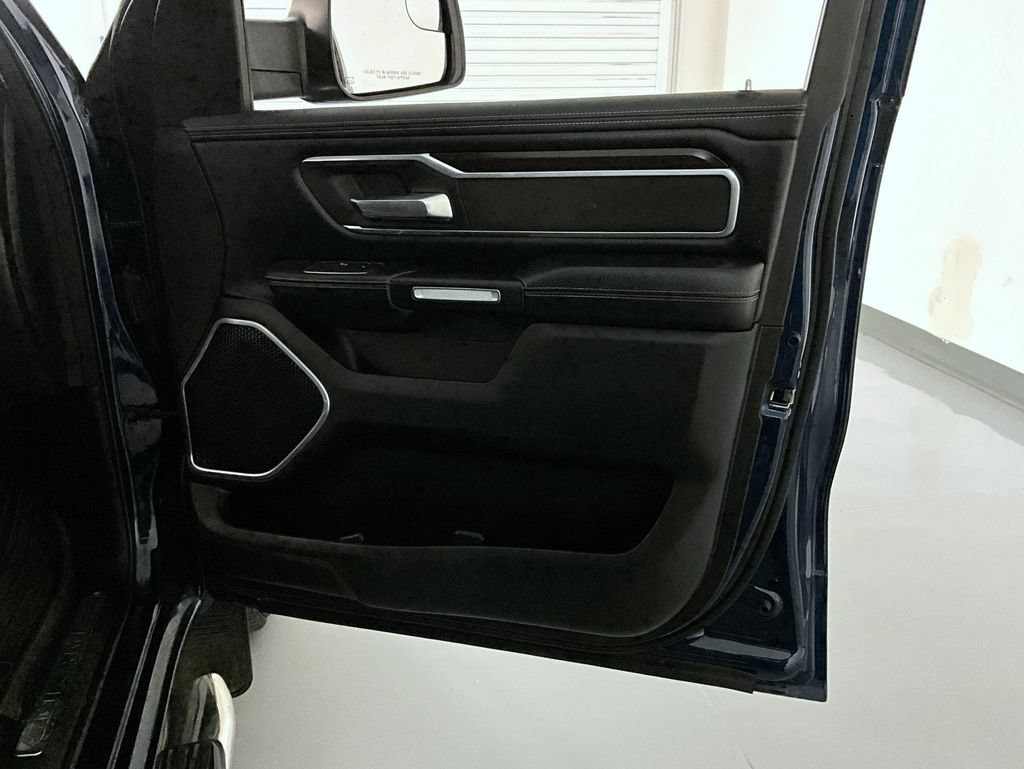 Used 2022 RAM 1500 Laramie AWD/4WD image 16