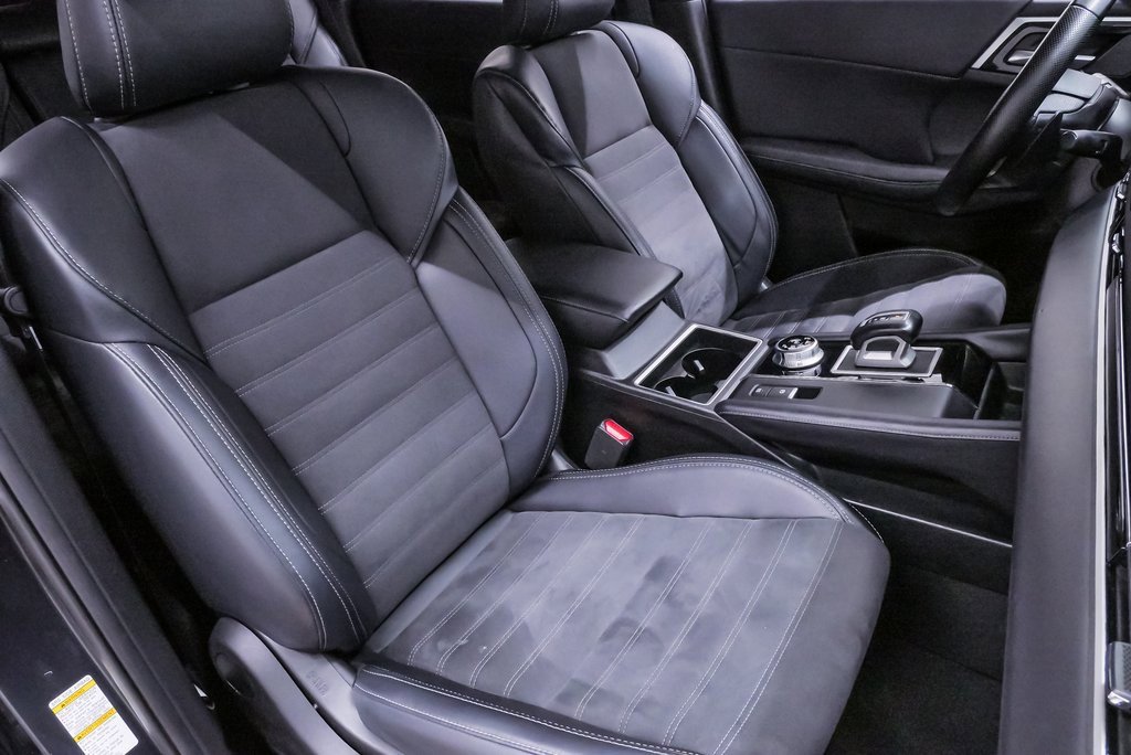 Used 2024 Mitsubishi Outlander SE image 15