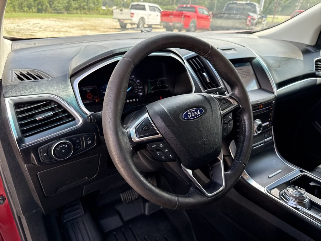 Used 2019 Ford Edge Titanium w/ Equipment Group 301A AWD/4WD image 13