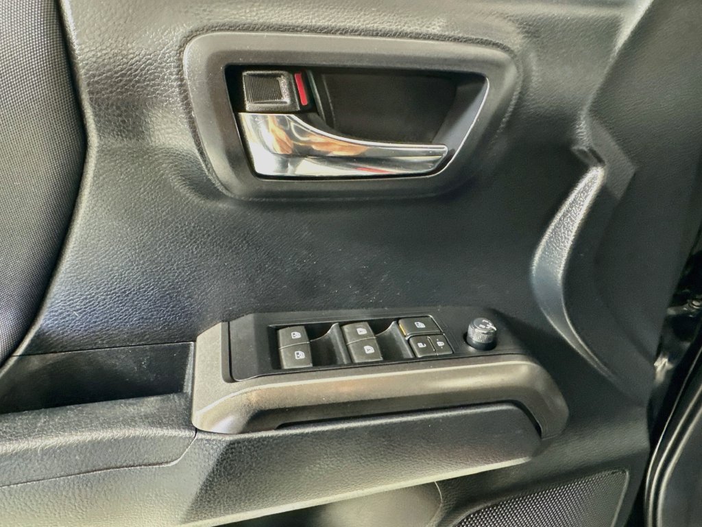 Used 2019 Toyota Tacoma TRD Sport AWD/4WD image 16