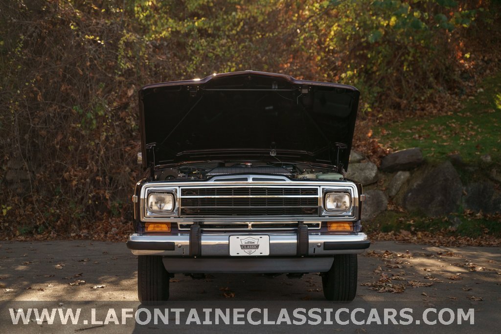 Used 1991 Jeep Grand Wagoneer Base image 48