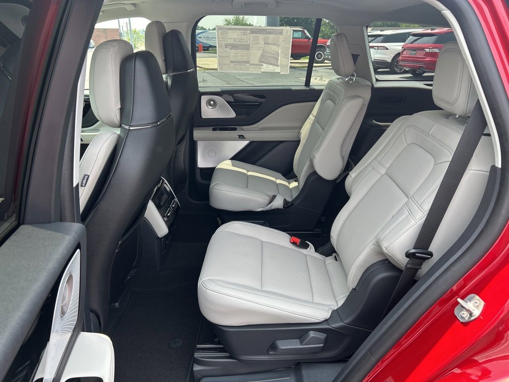 New 2025 Lincoln Aviator Reserve w/ Equipment Group 201A image 12