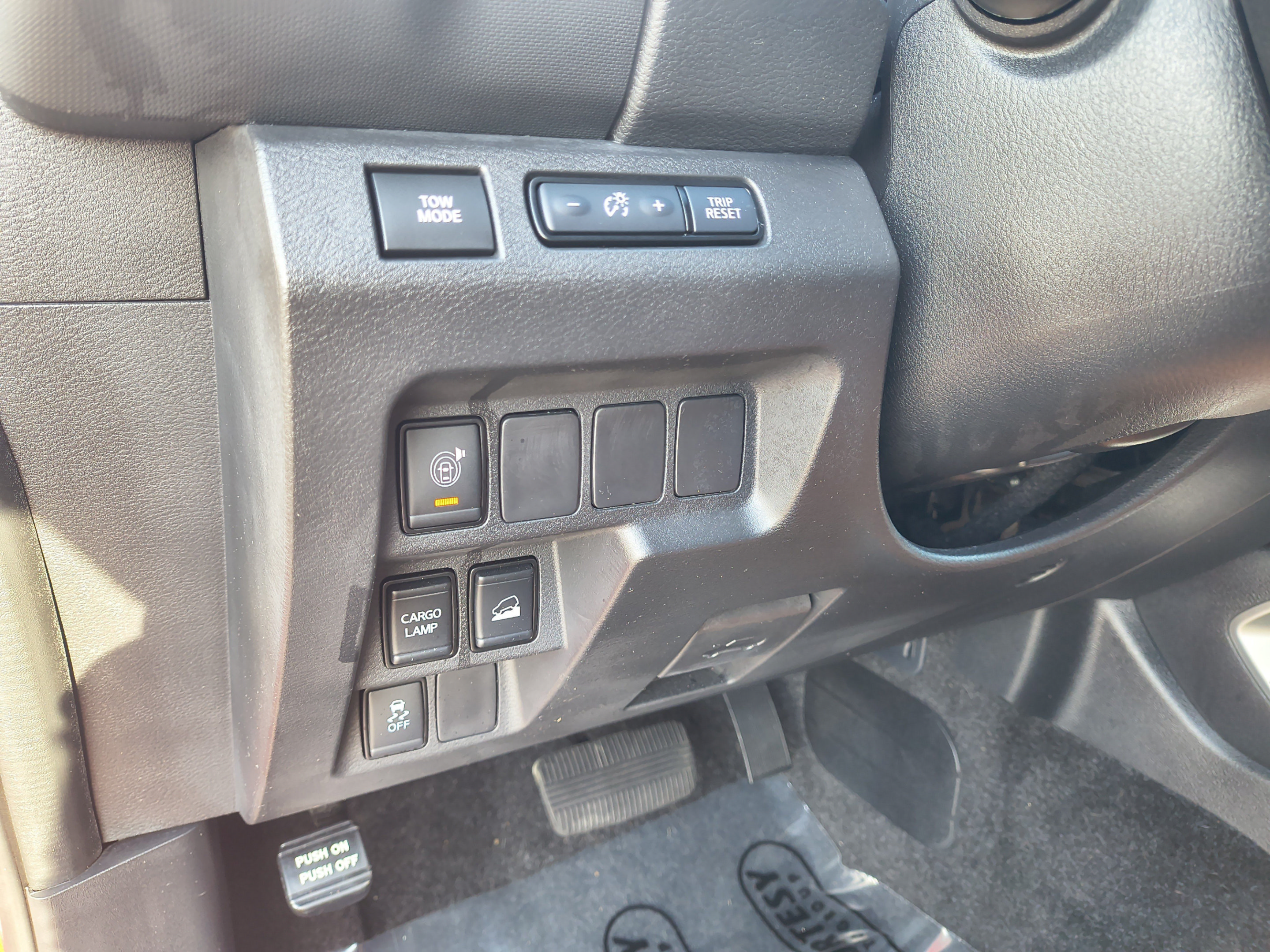 Certified 2022 Nissan Frontier SV w/ Technology Package AWD/4WD image 26