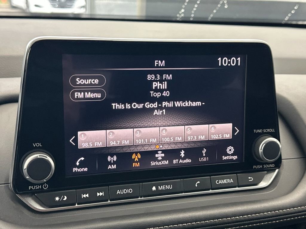 Used 2025 Nissan Rogue SV image 17