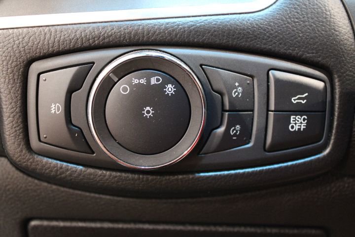 Used 2020 Ford Edge ST w/ Cold Weather Package image 18