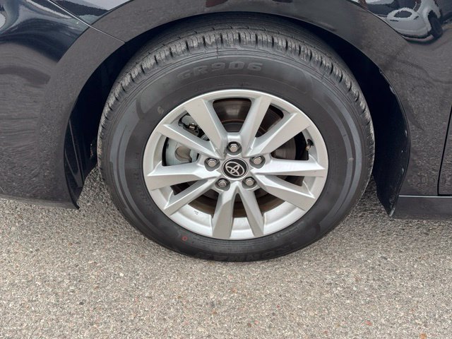 Used 2025 Toyota Camry LE AWD/4WD image 7