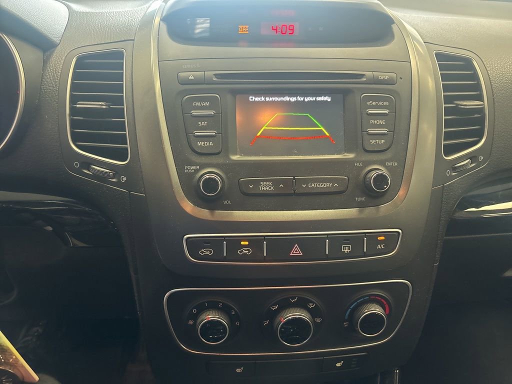 Used 2015 Kia Sorento LX image 3