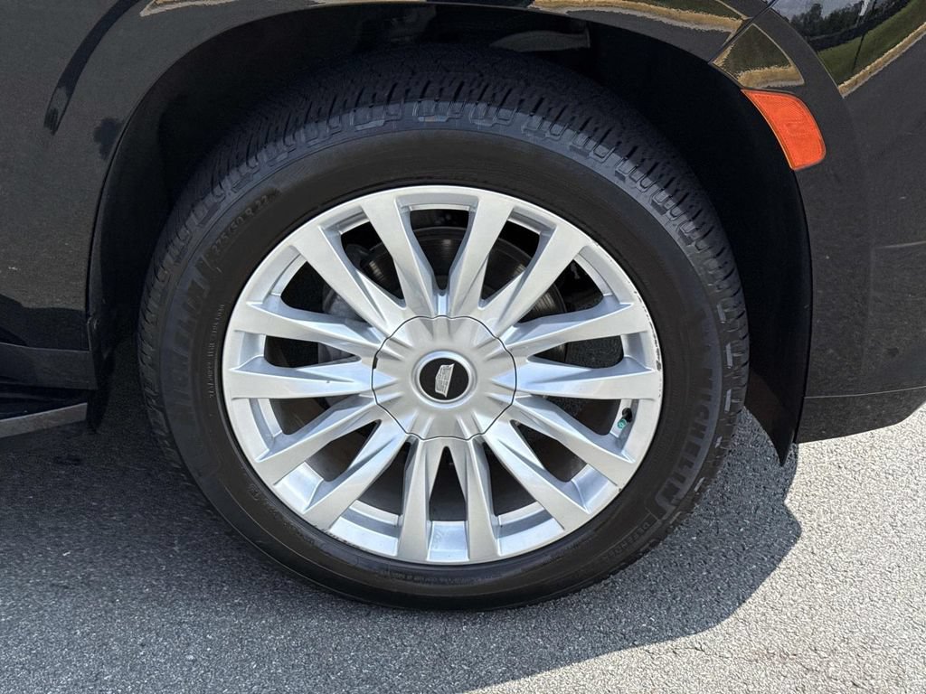 Used 2023 Cadillac Escalade ESV Luxury AWD/4WD image 14