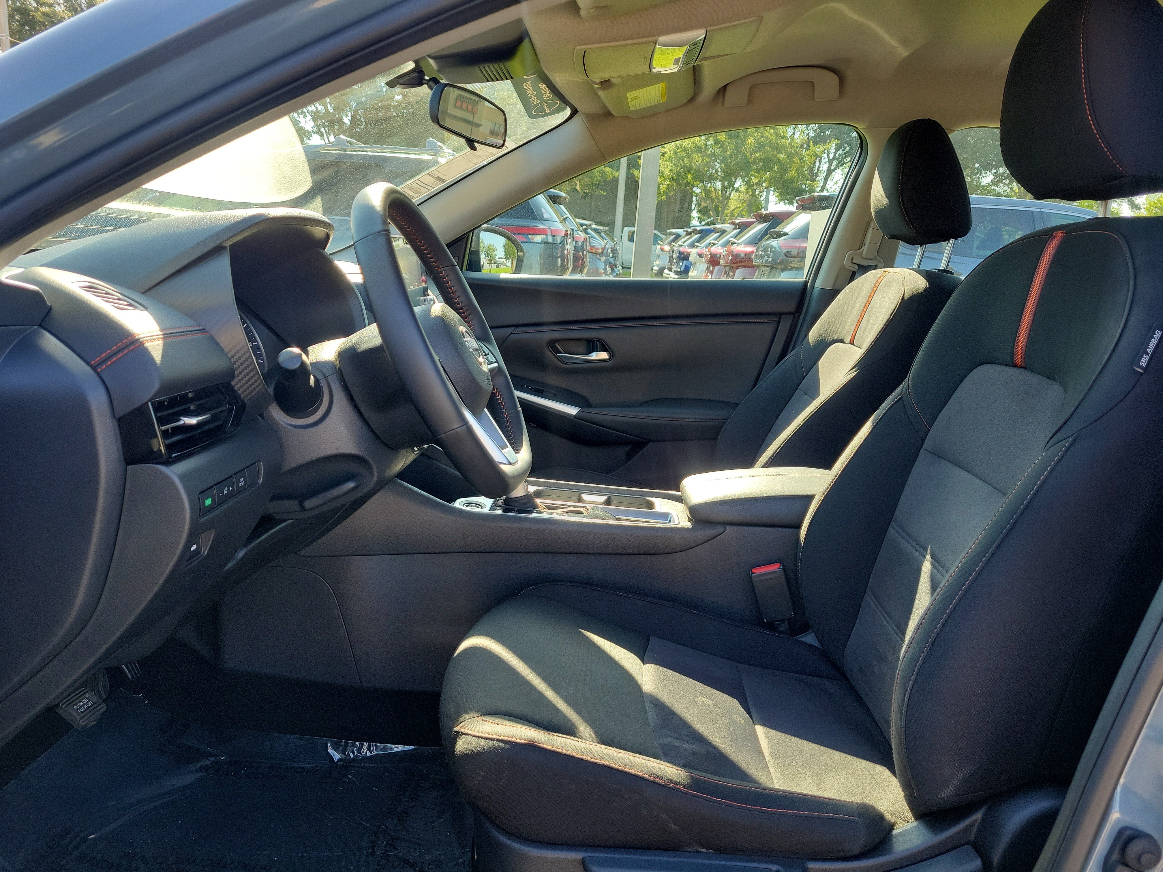 Certified 2025 Nissan Sentra SR FWD image 13