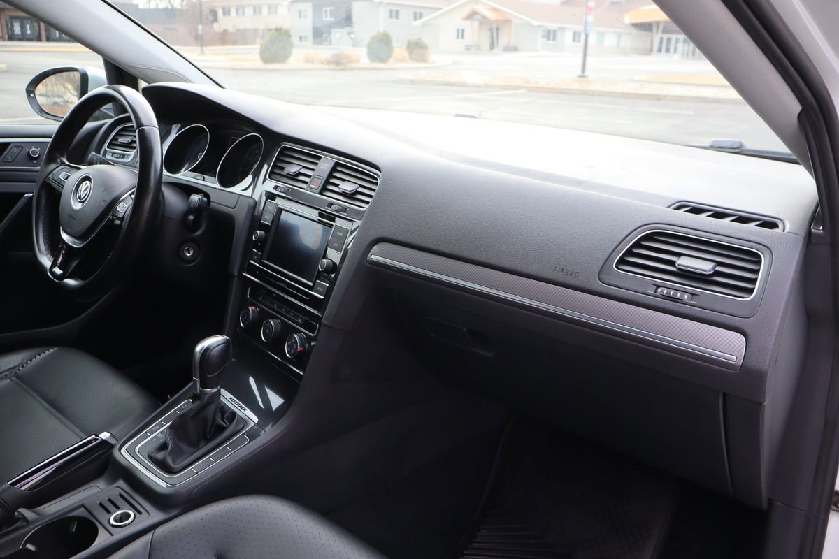 Used 2018 Volkswagen Golf Alltrack S image 18
