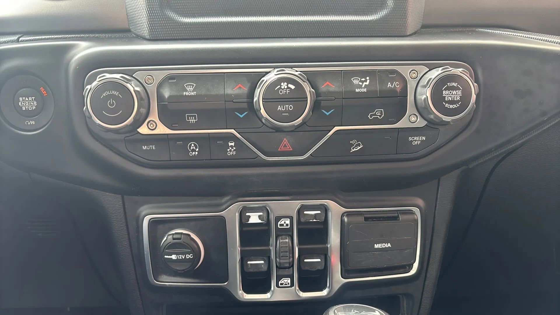 Used 2020 Jeep Wrangler Unlimited Sport S AWD/4WD image 24
