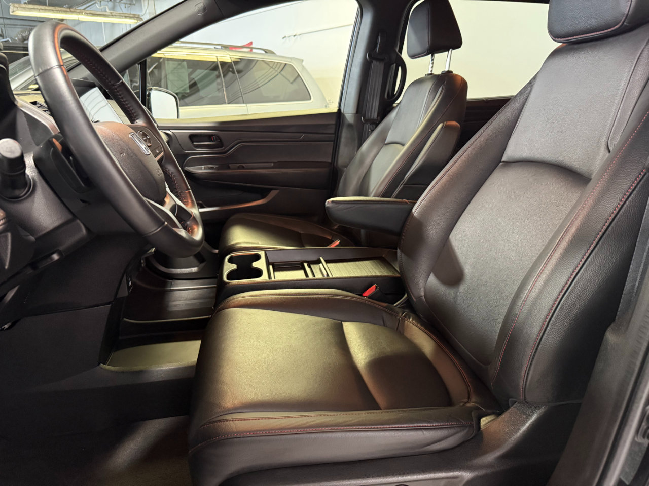 Used 2023 Honda Odyssey Sport image 4