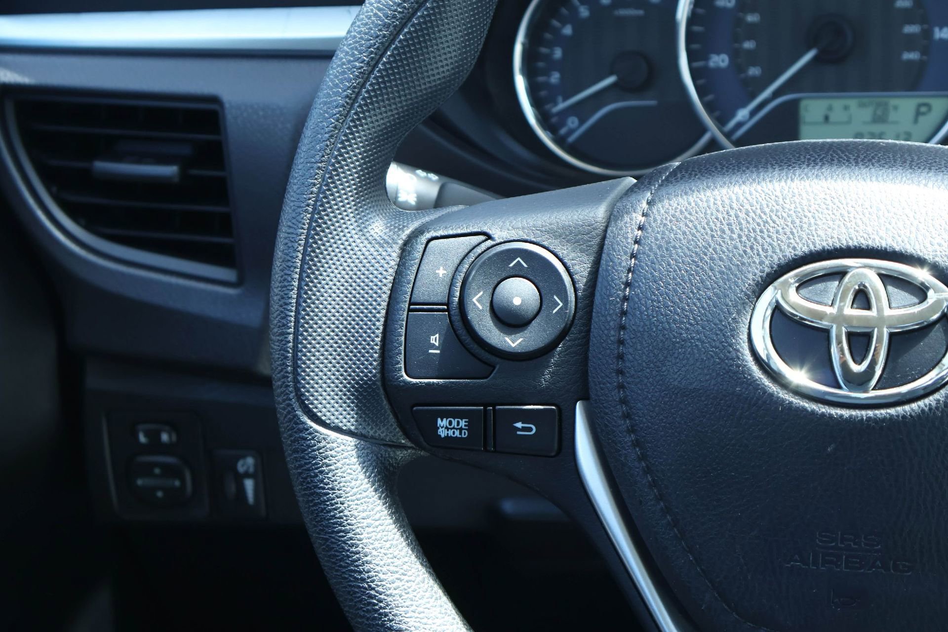 Used 2016 Toyota Corolla L image 22