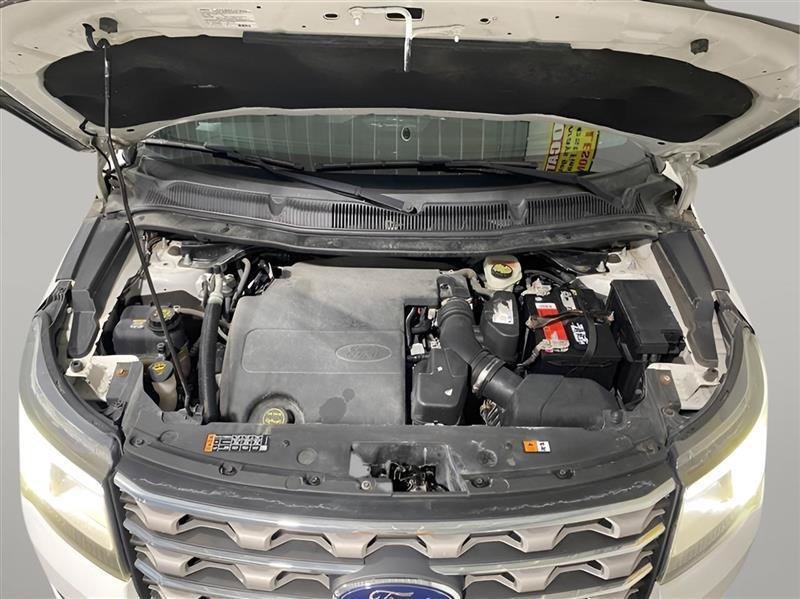 Used 2016 Ford Explorer XLT AWD/4WD image 33