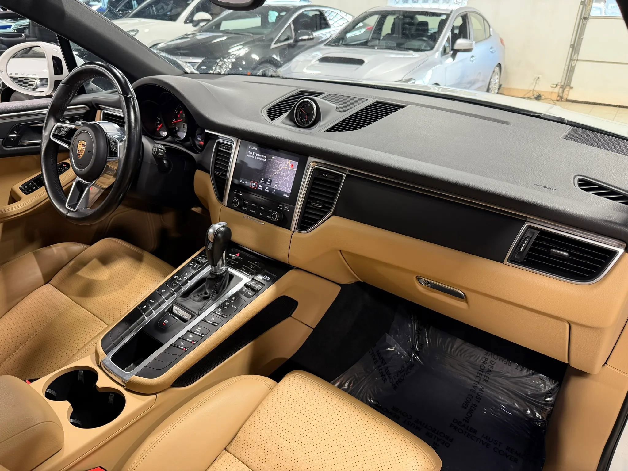 Used 2018 Porsche Macan AWD/4WD image 9