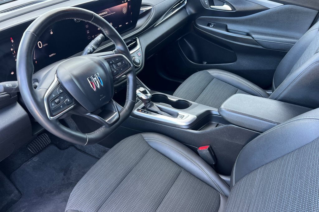 Used 2024 Buick Envista Preferred w/ Convenience I Package image 7