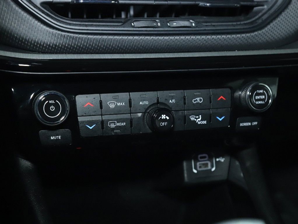 Used 2025 Jeep Compass Trailhawk image 26