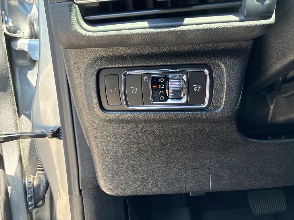 Used 2022 Lincoln Corsair AWD image 13