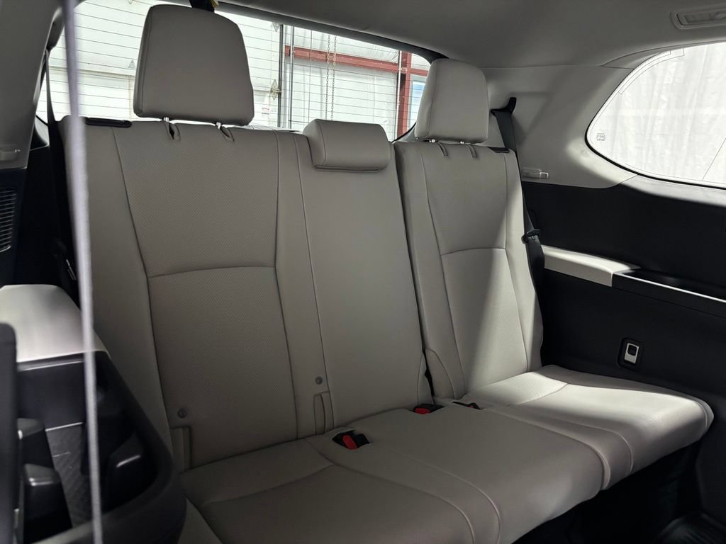 Used 2025 Toyota Grand Highlander AWD image 60