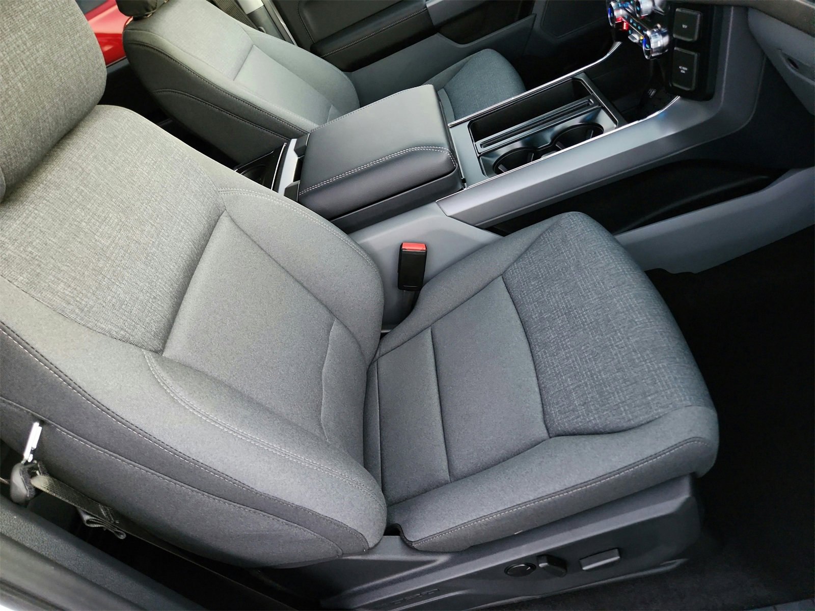 New 2025 Ford F150 XLT w/ Equipment Group 302A MID image 24