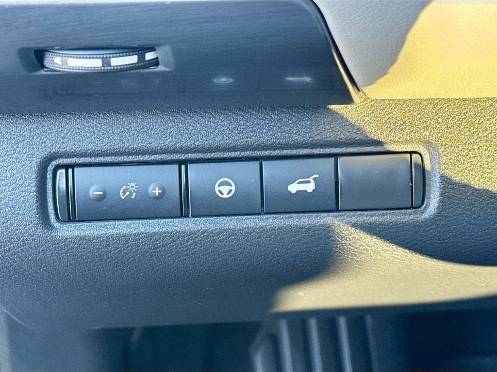 Used 2023 Nissan Pathfinder SL image 22