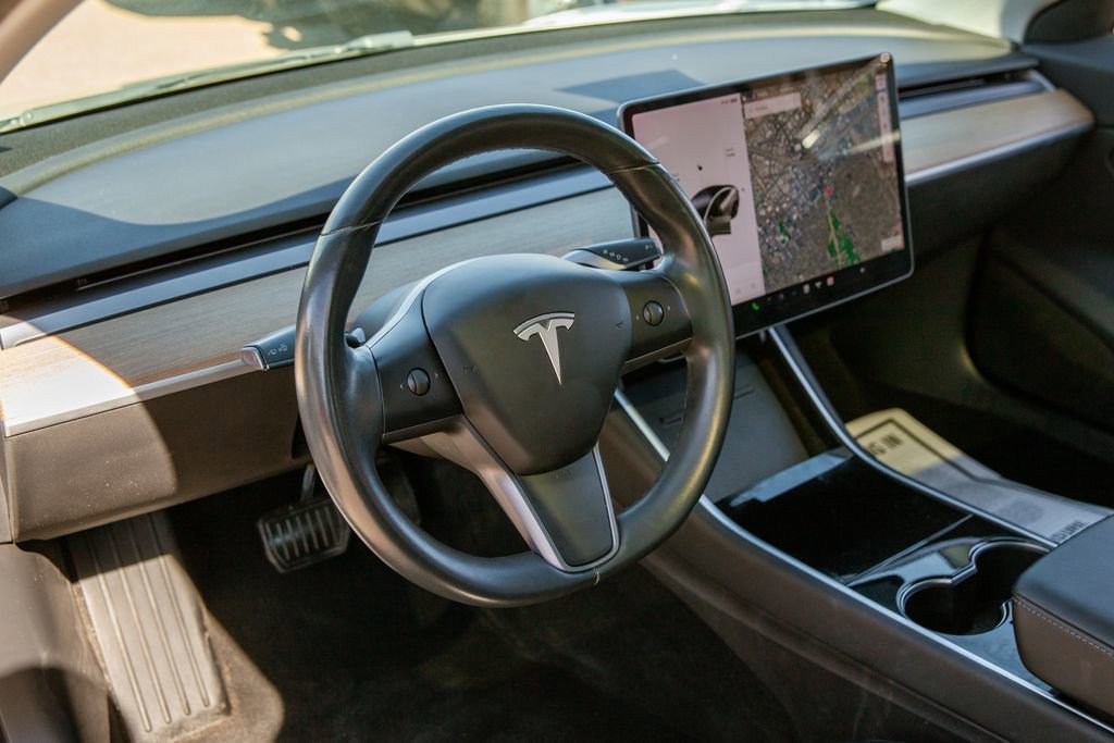 Used 2018 Tesla Model 3 Long Range image 10