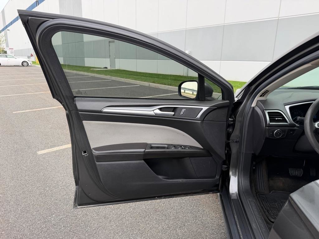 Used 2015 Ford Fusion S FWD image 26