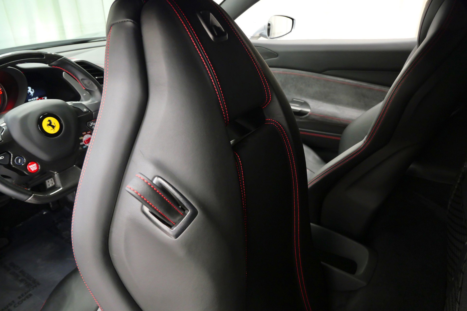 Used 2018 Ferrari 488 GTB image 30