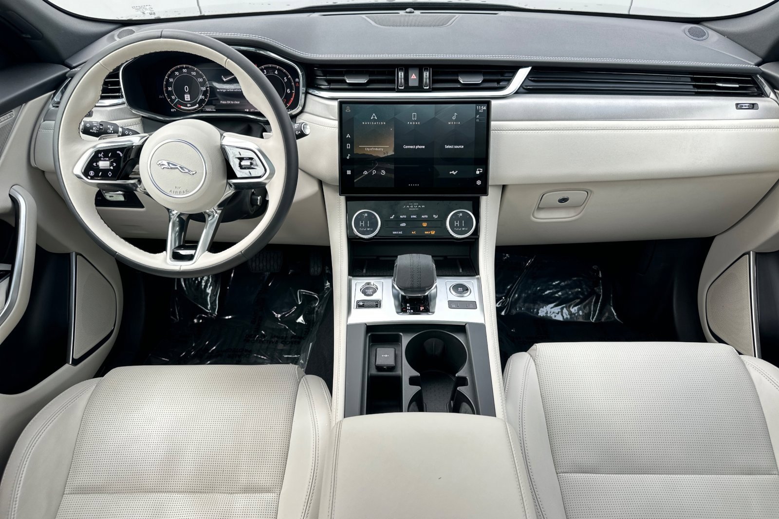 Used 2025 Jaguar F-PACE R-Dynamic S image 14