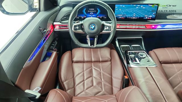 Used 2025 BMW i7 eDrive50 w/ M Sport Package RWD image 36