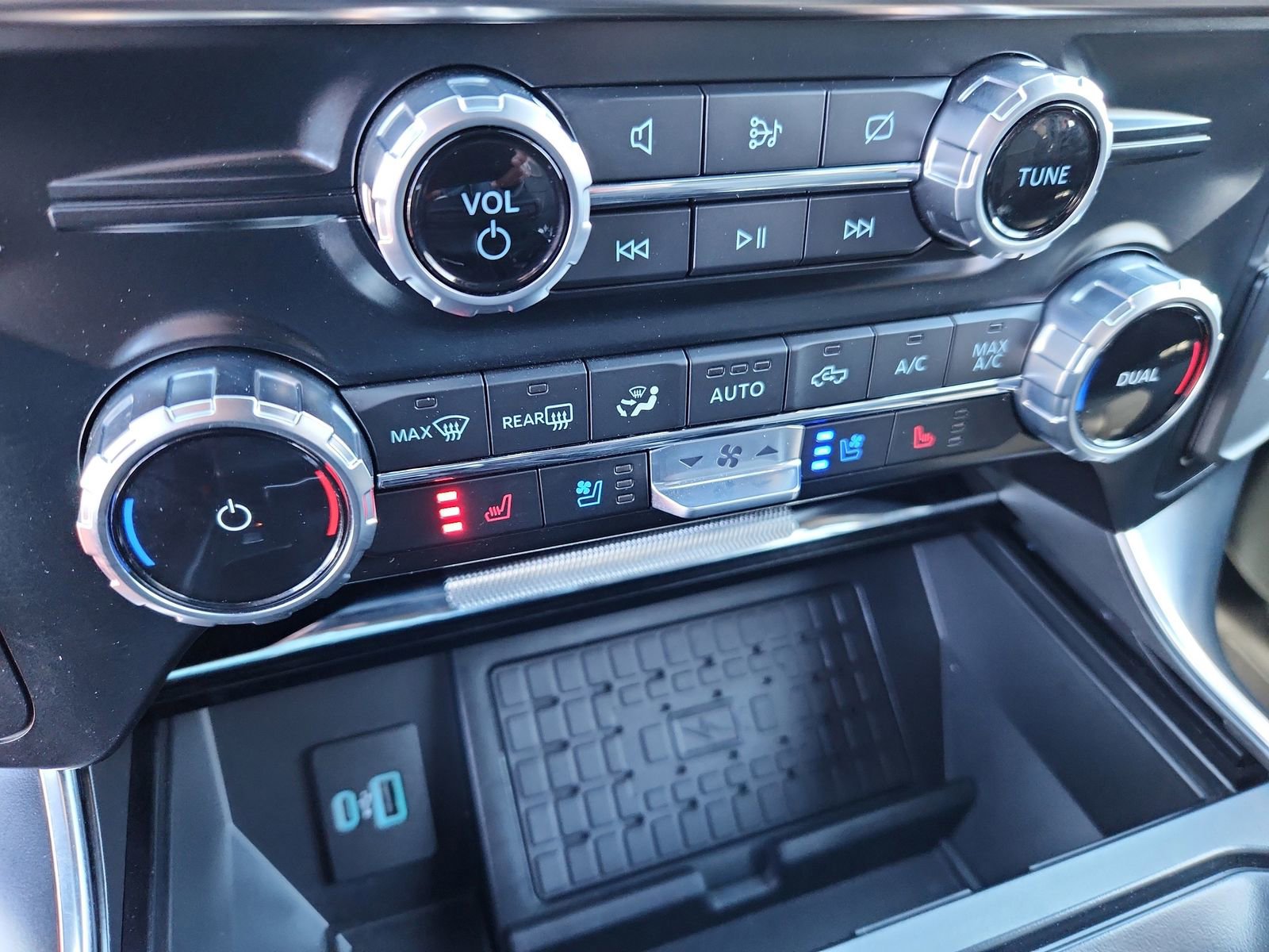 Used 2023 Ford F150 Raptor w/ Raptor Carbon Fiber Package image 24