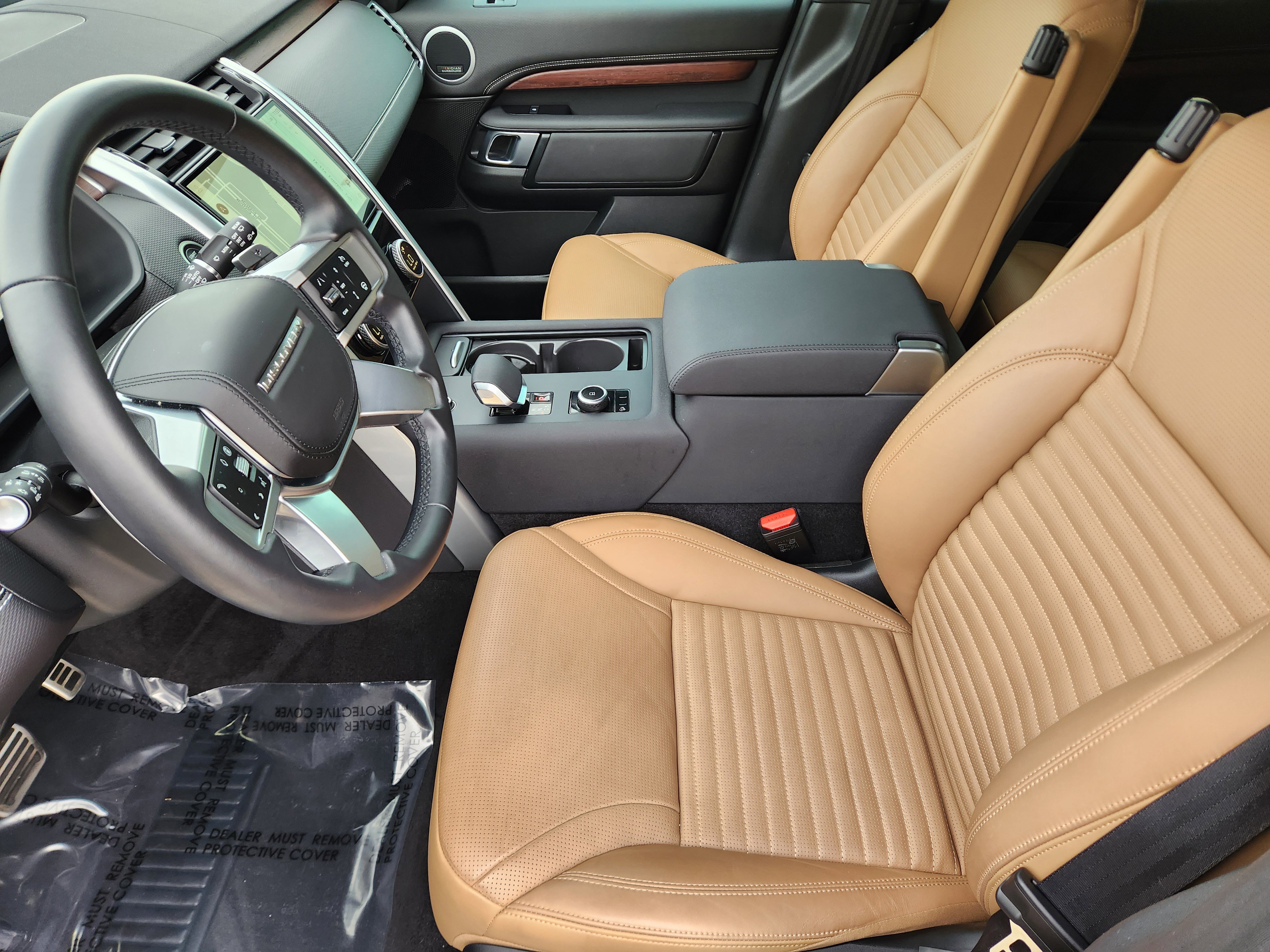 Certified 2025 Land Rover Discovery Dynamic SE image 13