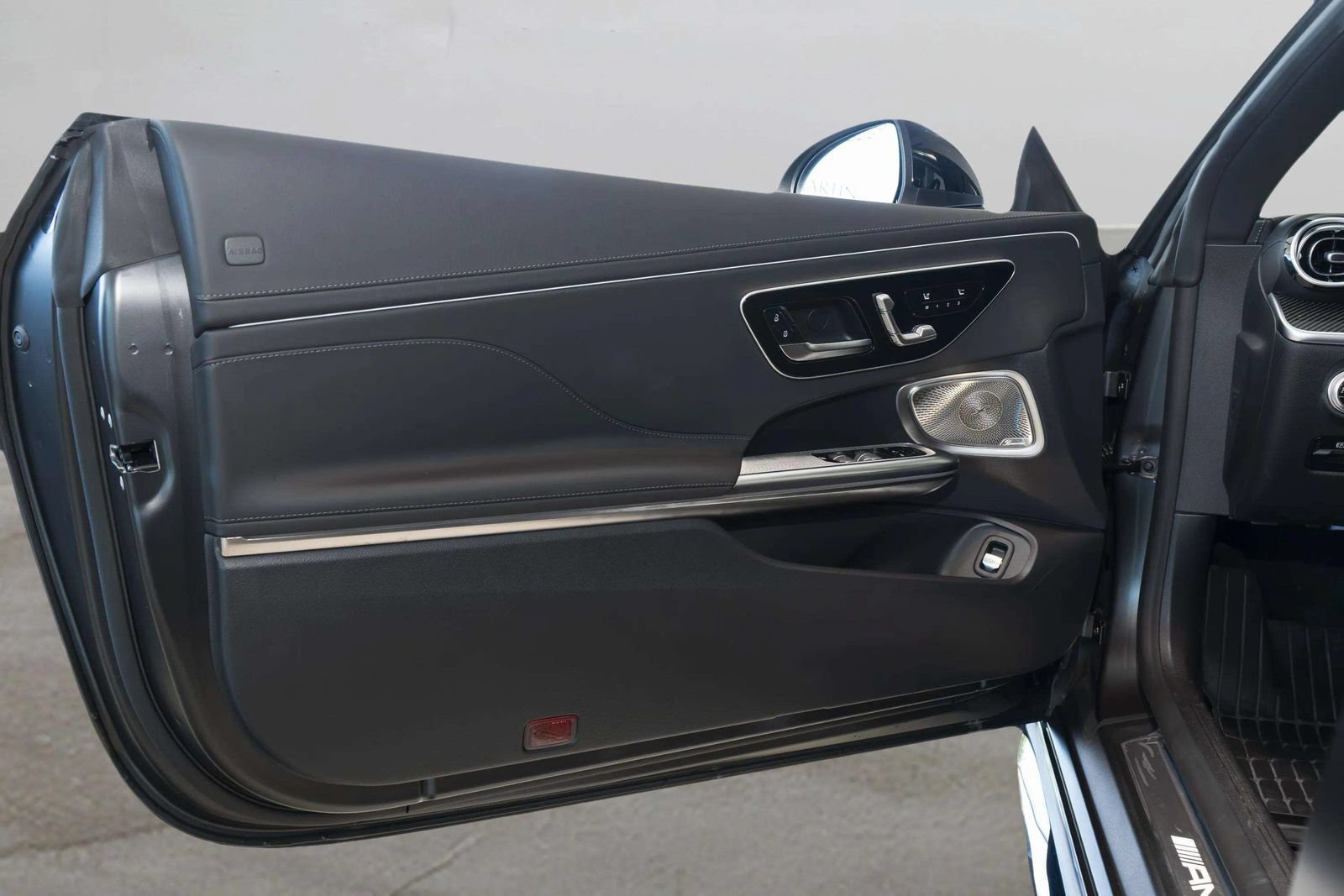 Used 2026 Mercedes-Benz CLE 53 AMG 4MATIC Cabriolet image 32