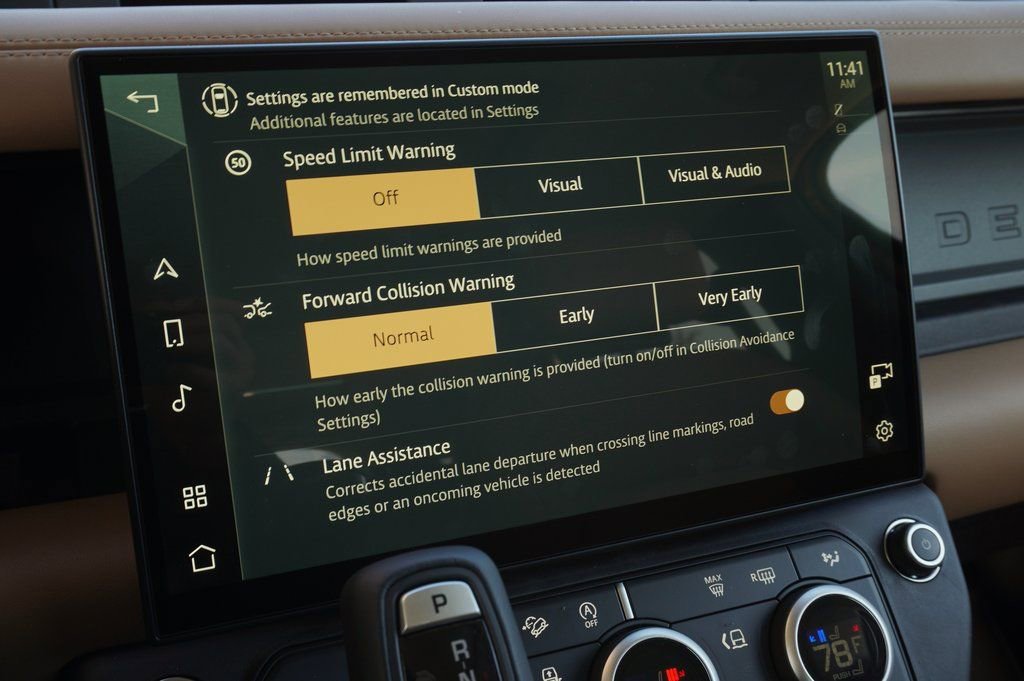 New 2026 Land Rover Defender 130 X-Dynamic SE image 22