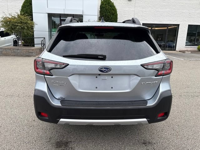 Used 2025 Subaru Outback Limited AWD/4WD image 4