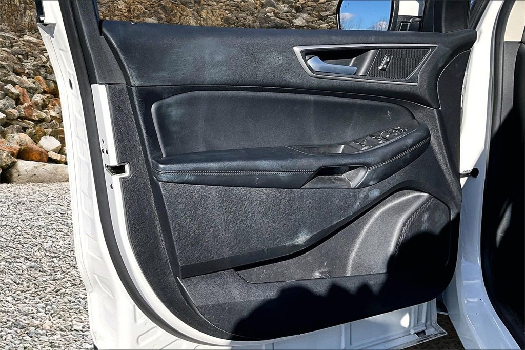 Used 2022 Ford Edge SEL w/ Convenience Package image 19