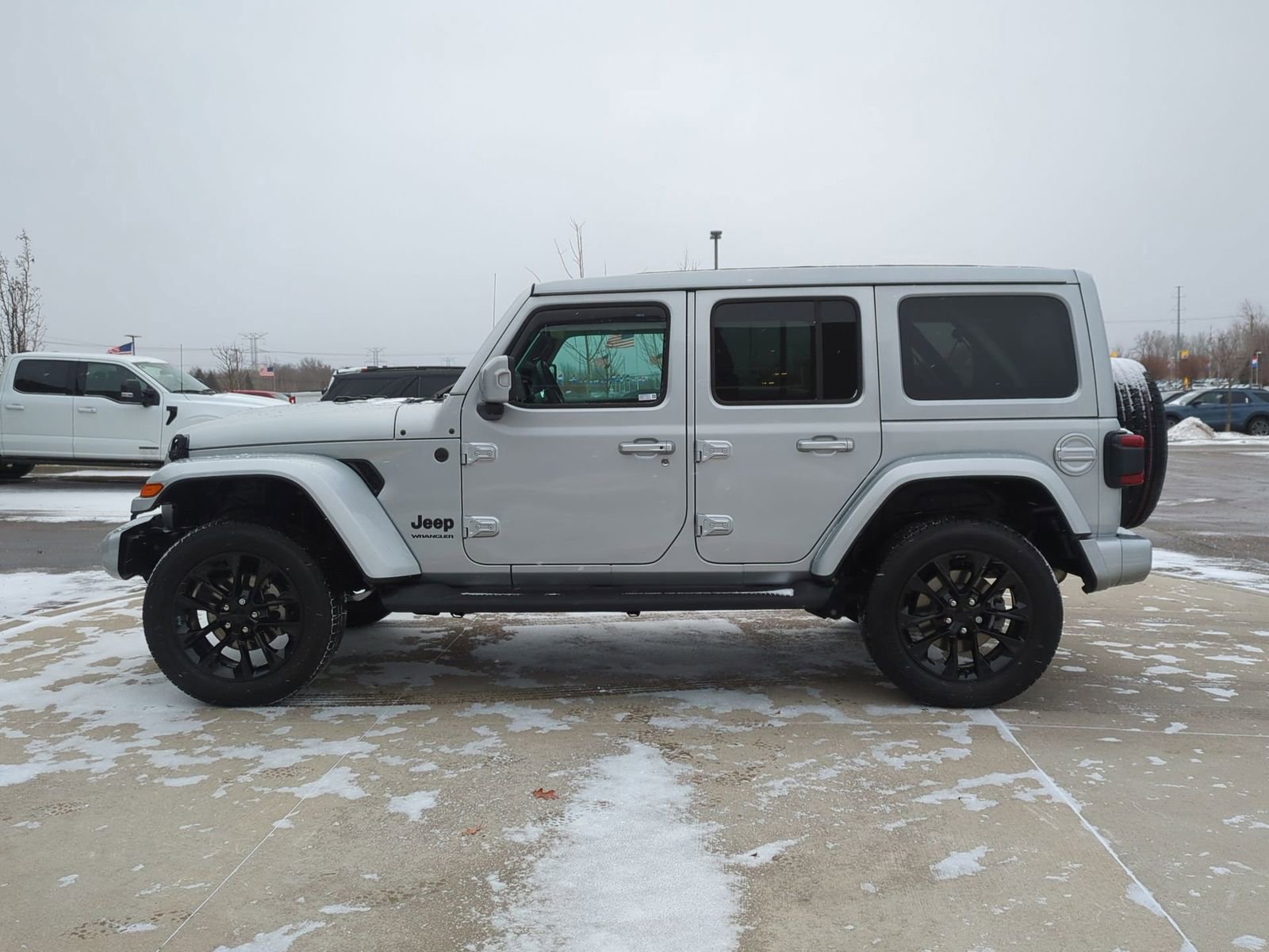 Used 2023 Jeep Wrangler Altitude image 3