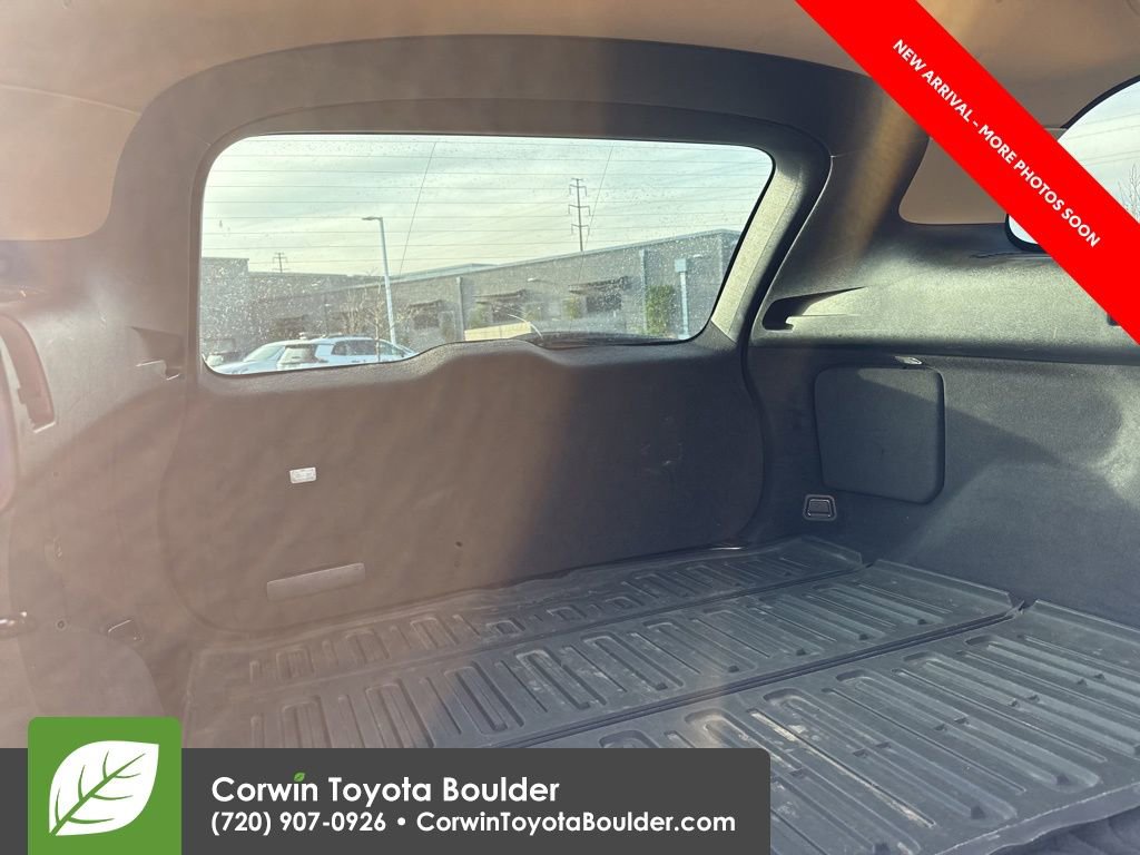 Used 2017 Volvo XC60 T5 Inscription w/ Preferred Option Package image 11