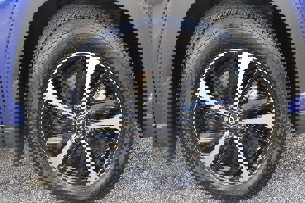 Used 2023 Toyota Corolla Cross AWD Hybrid image 8