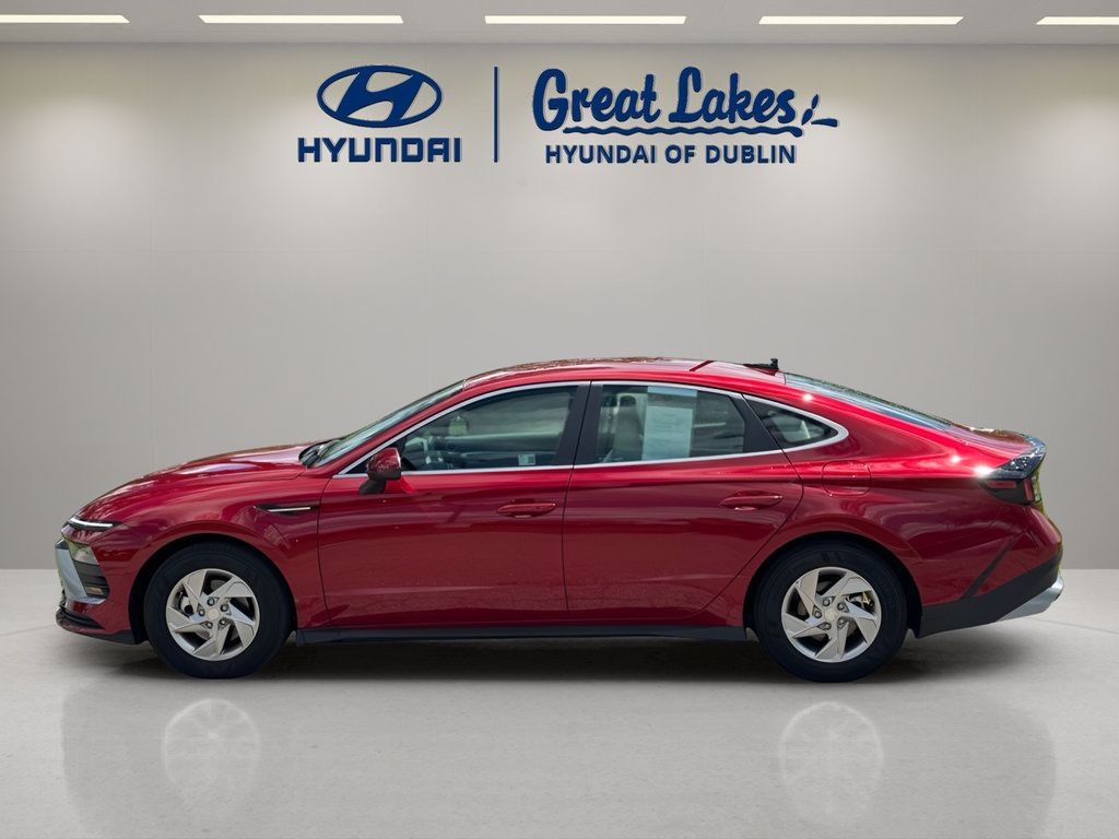 Certified 2025 Hyundai Sonata SE FWD image 2