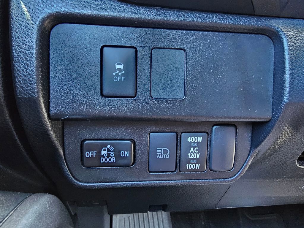 Used 2020 Toyota Tacoma TRD Off-Road w/ Technology Package image 19