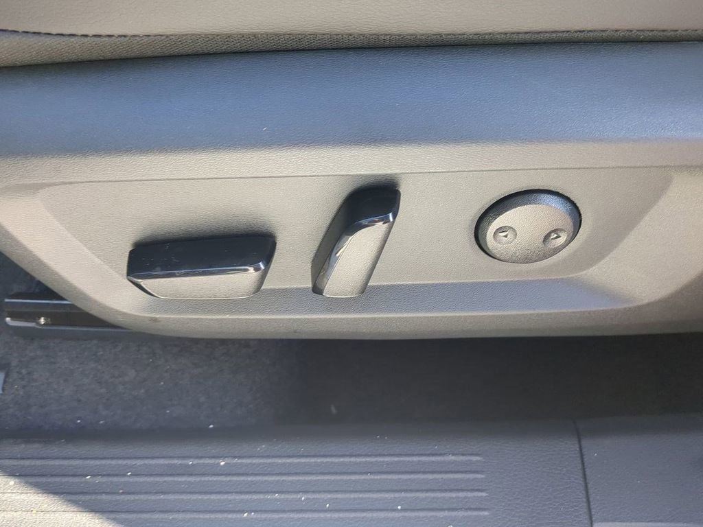 Certified 2025 Nissan Rogue SV image 20