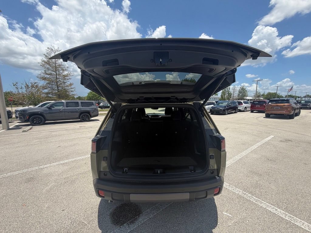 New 2026 Jeep Cherokee Overland AWD/4WD image 39