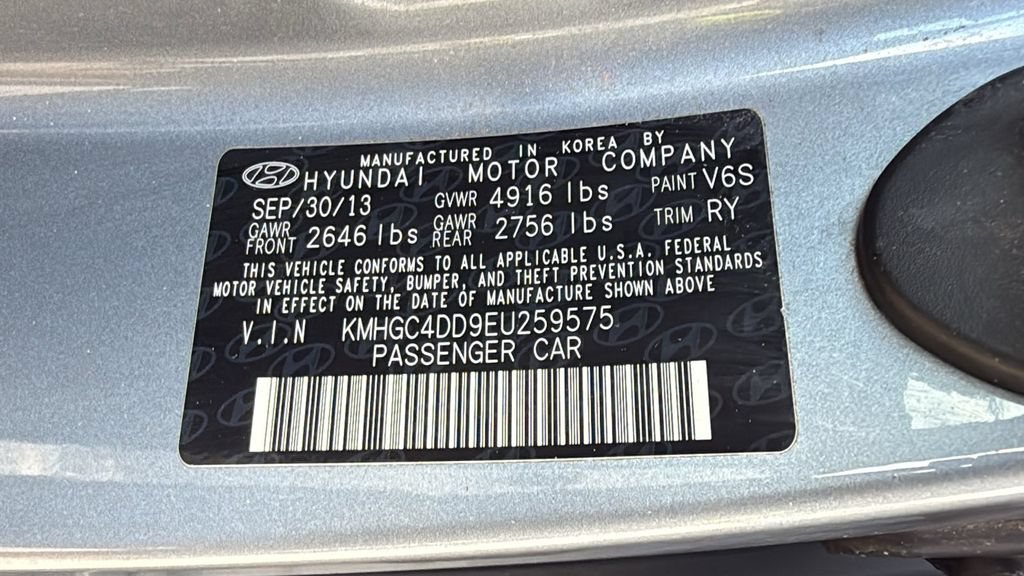 Used 2014 Hyundai Genesis 3.8 RWD image 28